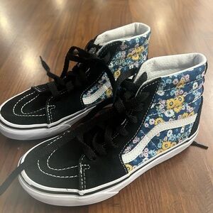 Girls Hightop Vans size 1.5 (Black/Floral)